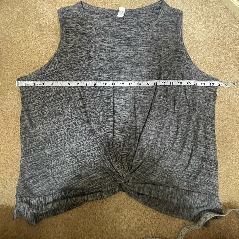 Yogalicious size XL sleeveless work out top - Picture 5 of 7